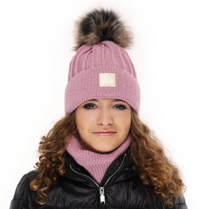 Зимний комплект для девочки: шапка и труба фиолетового цвета с помпоном Tulia